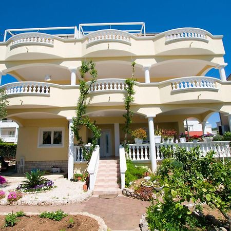 Apartments Dandelion Біоград-на-Мору Екстер'єр фото